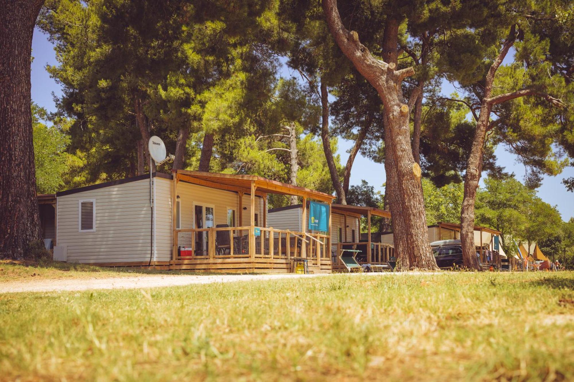 Camping Bi-Village - Roan Valbandon Extérieur photo